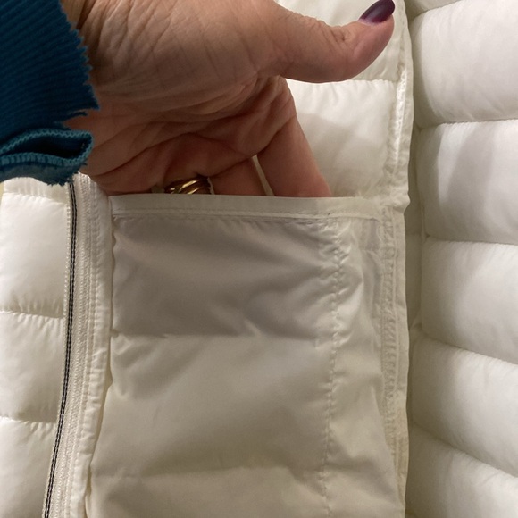 Tommy Hilfiger Lightweight Hooded Puffer Jacket White and Blue Women’s Small - Picture 16 of 17